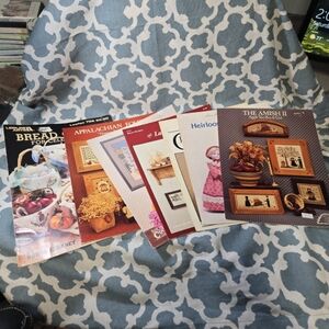 LOT OF 7 VINTAGE PRIMATIVE COUNTRY CROSS STITCH INSTRUCTIONAL PATTERN BOOKS